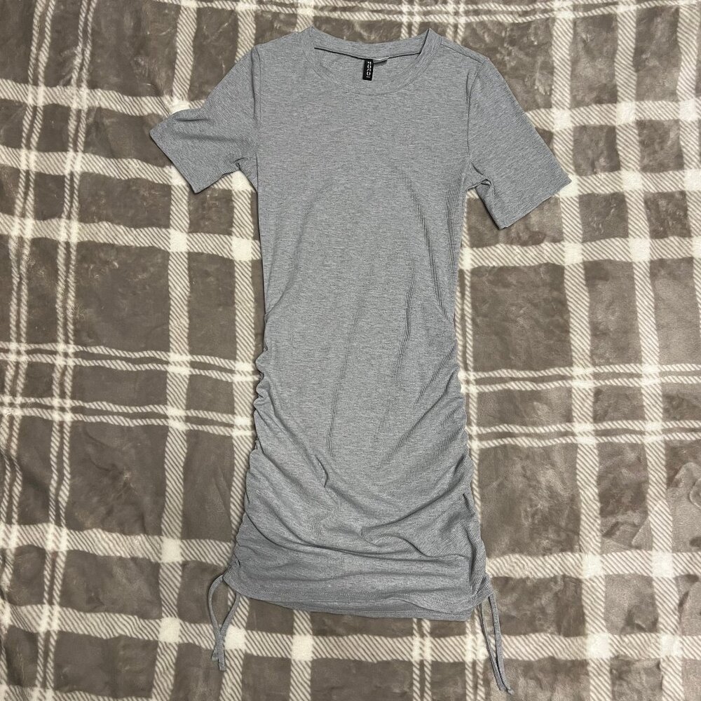 Gray Ribbed Drawstring Dress – Casual & Flattering ✨